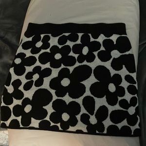 black and white flower print skirt